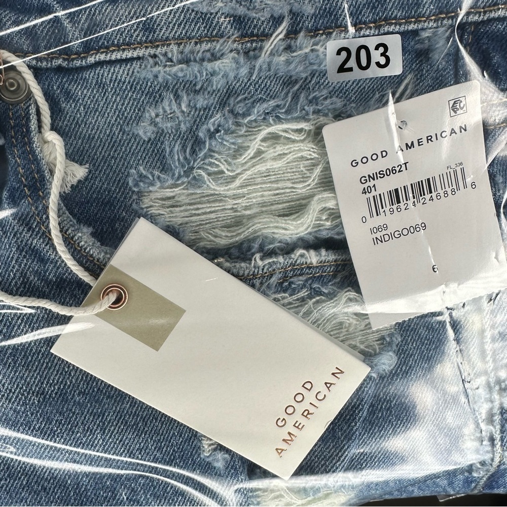 NWT Good American denim cutoff Jean Shorts Size 10/30 - Picture 15 of 15